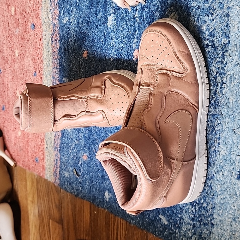 Women Tan Nike Hightop sneaker